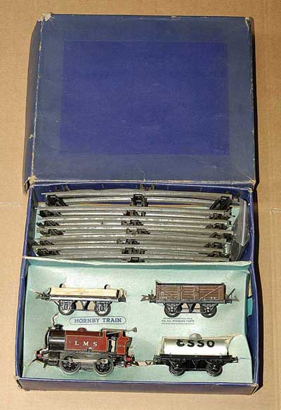 Appraisal: Hornby O Gauge pair of Post-war Sets consisting of No