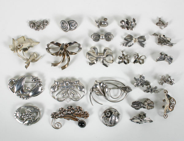 Appraisal: Modern vintage sterling silver floral and bow brooches and earrings