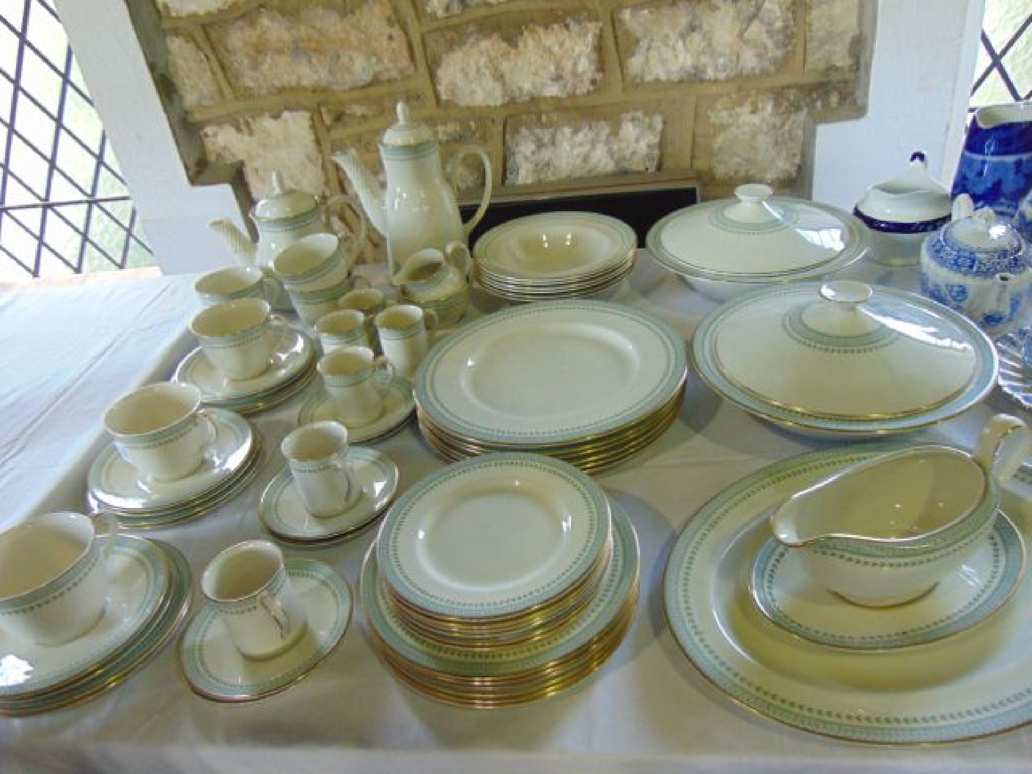 Appraisal: An extensive collection of Royal Doulton Berkshire pattern dinner coffee