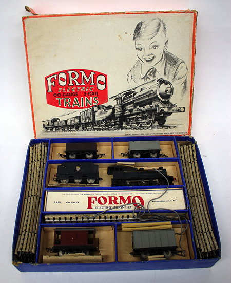 Appraisal: A MID TH CENTURY FORMO ELECTRIC TRAIN SET ' '