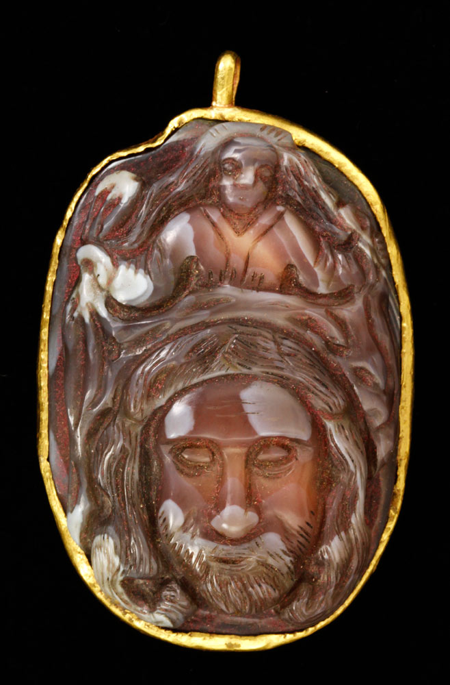 Appraisal: - K Gold and Agate Christ Form K gold and