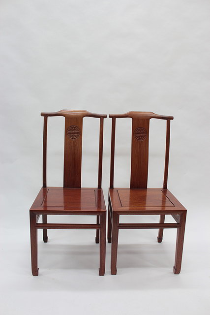 Appraisal: A SET OF SIX CHINESE ROSEWOOD DINING CHAIRS the vertical