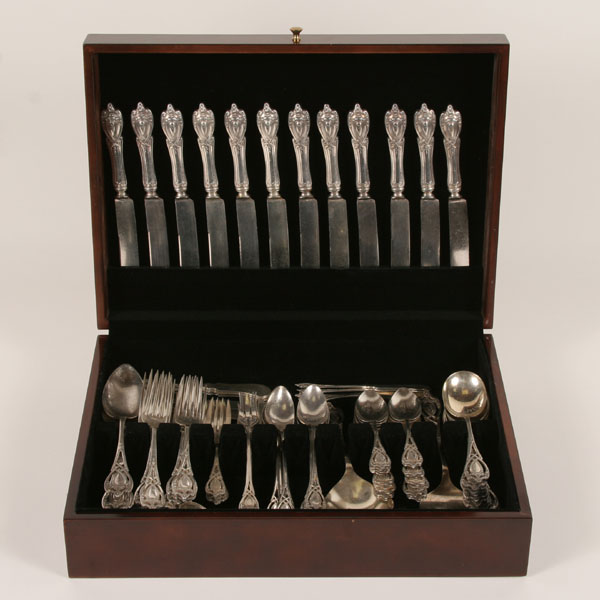 Appraisal: Lunt Monticello sterling silver flatware for including eighteen spoons twelve