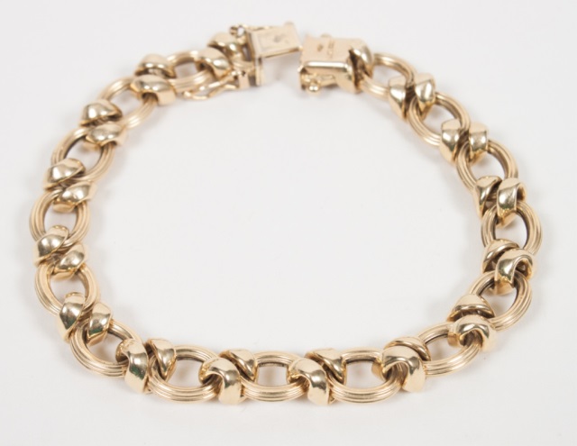 Appraisal: Italian lady's K gold chain link bracelet in L g