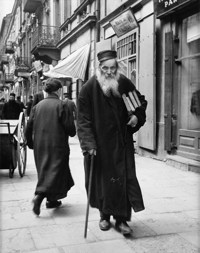 Appraisal: ROMAN VISHNIAC - A Rabbi Warsaw Silver print the image