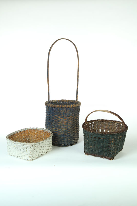 Appraisal: THREE BASKETS American nd half- th century wood splints Narrow