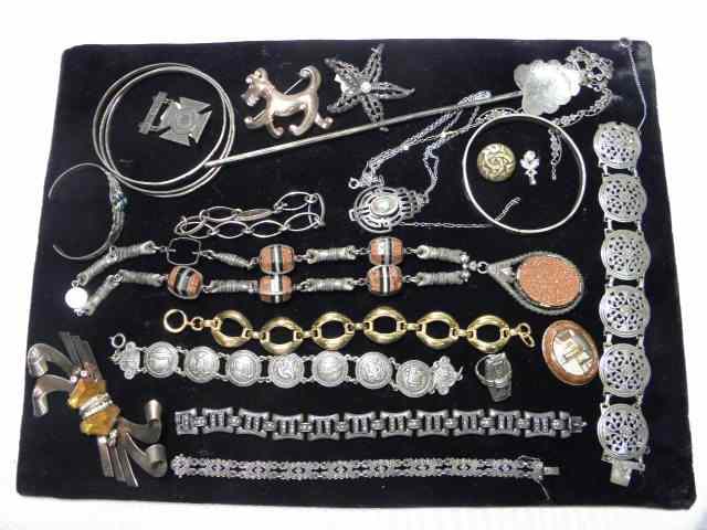 Appraisal: Assorted ladies costume jewelry Mostly sterling pieces Includes faux gems