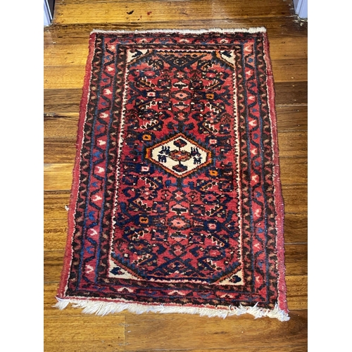 Appraisal: Small wool floor rug approx cm x cm