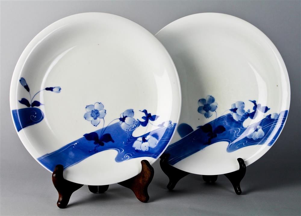 Appraisal: PAIR OF JAPANESE NABESHIMA DISHES LATE EDO PERIOD CIRCA each