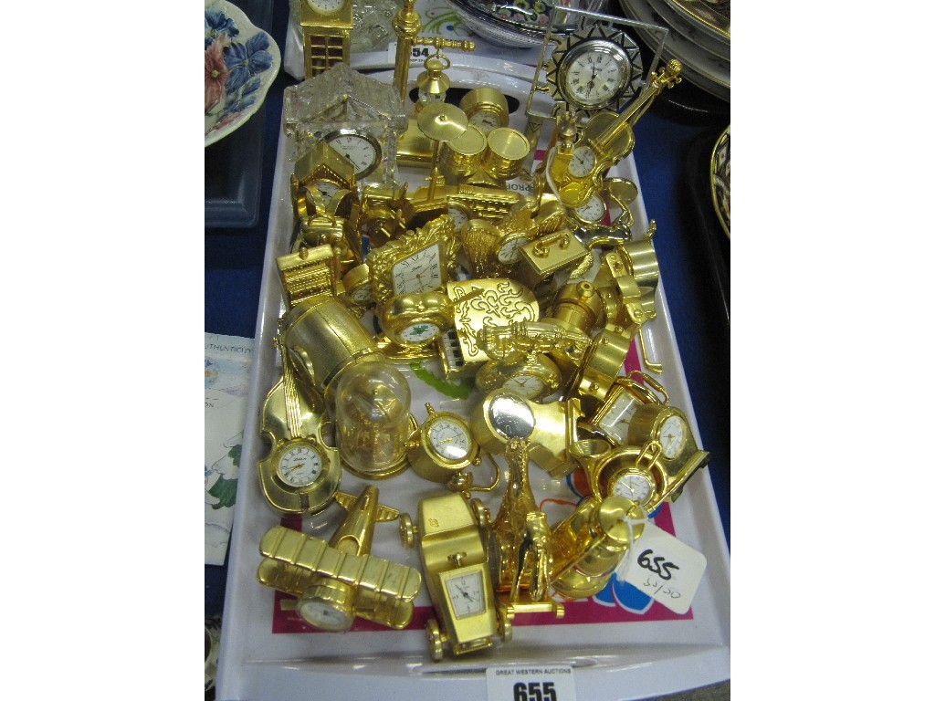 Appraisal: Large quantity of miniature clocks