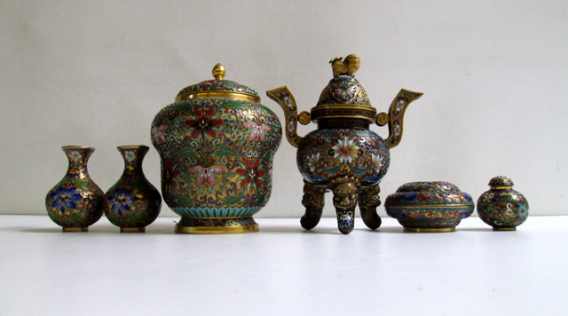 Appraisal: SIX PIECES OF CHINESE CLOISONNE consisting of a lidded ginger