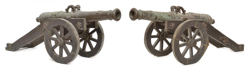 Appraisal: A PAIR OF DUTCH BRONZE SALUTING CANNONS IN THE TH