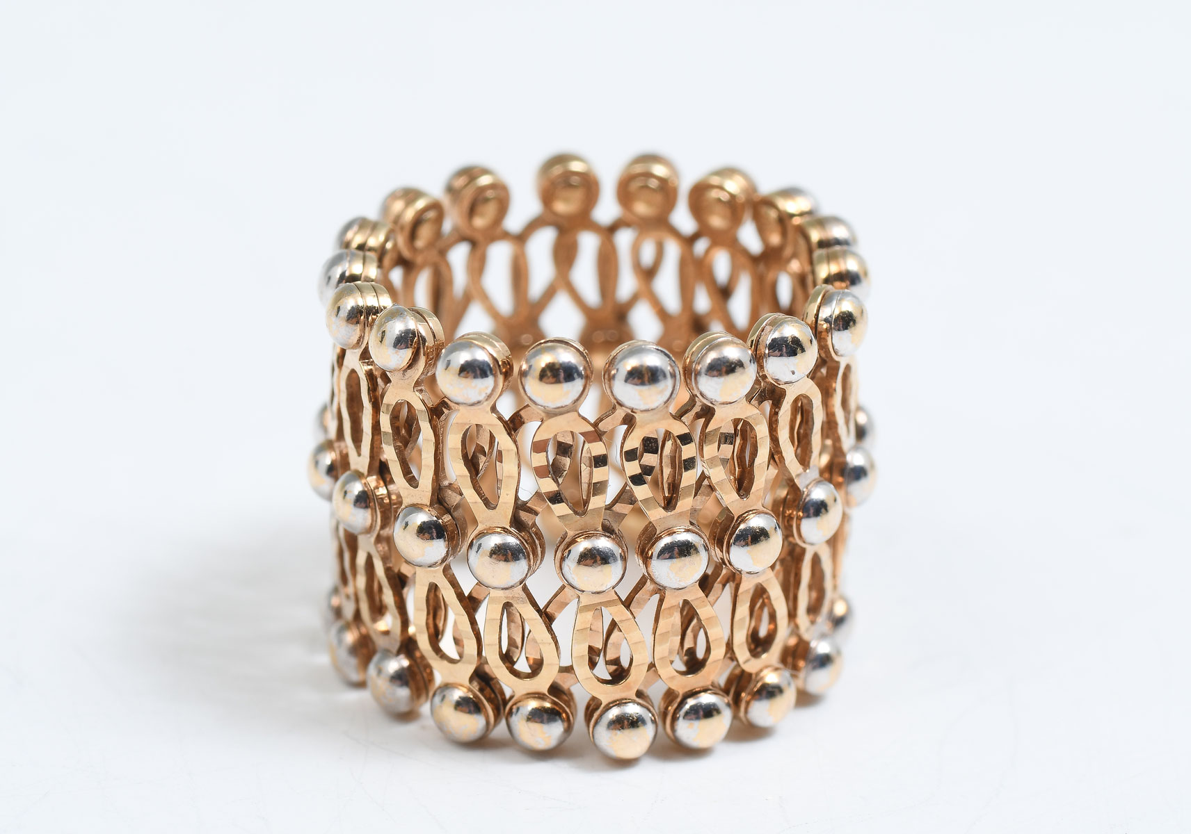 Appraisal: TONE K RETRACTABLE RING BRACELET K yellow gold ring bracelet