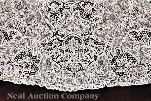 Appraisal: A Large Fine European Lace Tablecloth c with floral designs