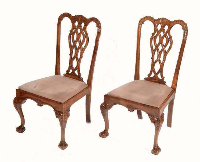 Appraisal: A SET OF EIGHT CHIPPENDALE STYLE DINING CHAIRS with splat