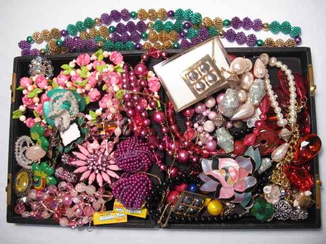 Appraisal: Assorted lot of ladies costume jewelry Includes many enamel and