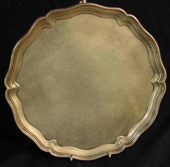 Appraisal: George V silver salver raised on three hoof feet Sheffield