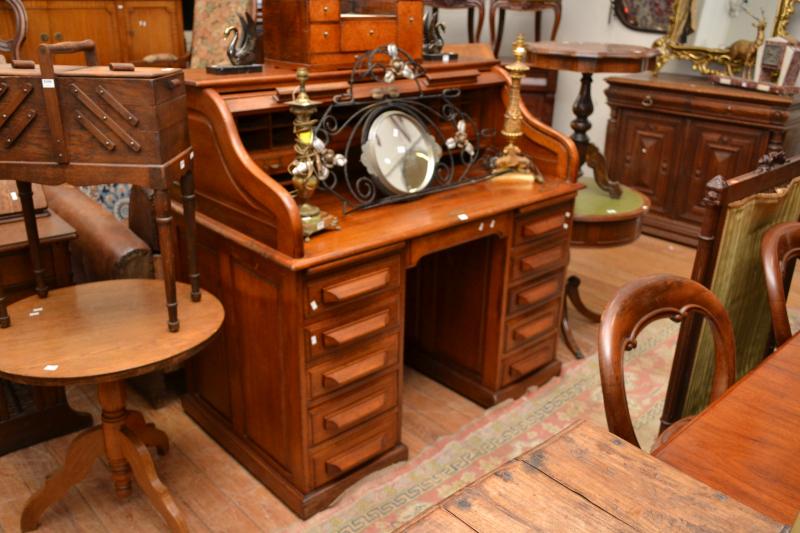 Appraisal: AN EARLY TH CENTURY OAK ROLL TOP DESK WITH TEN