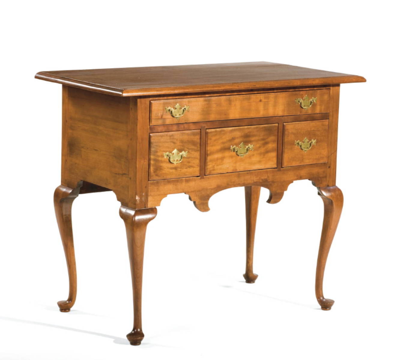 Appraisal: NEW ENGLAND QUEEN ANNE MAPLE LOWBOY The rectangular top with