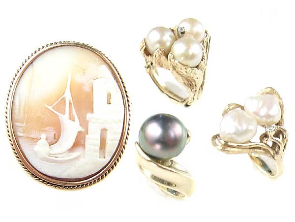 Appraisal: A collection of cultured pearl shell diamond and gold jewelry