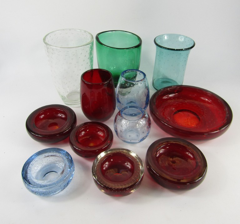 Appraisal: Whitefriars coloured and air bubble glassware including mid thC glasses