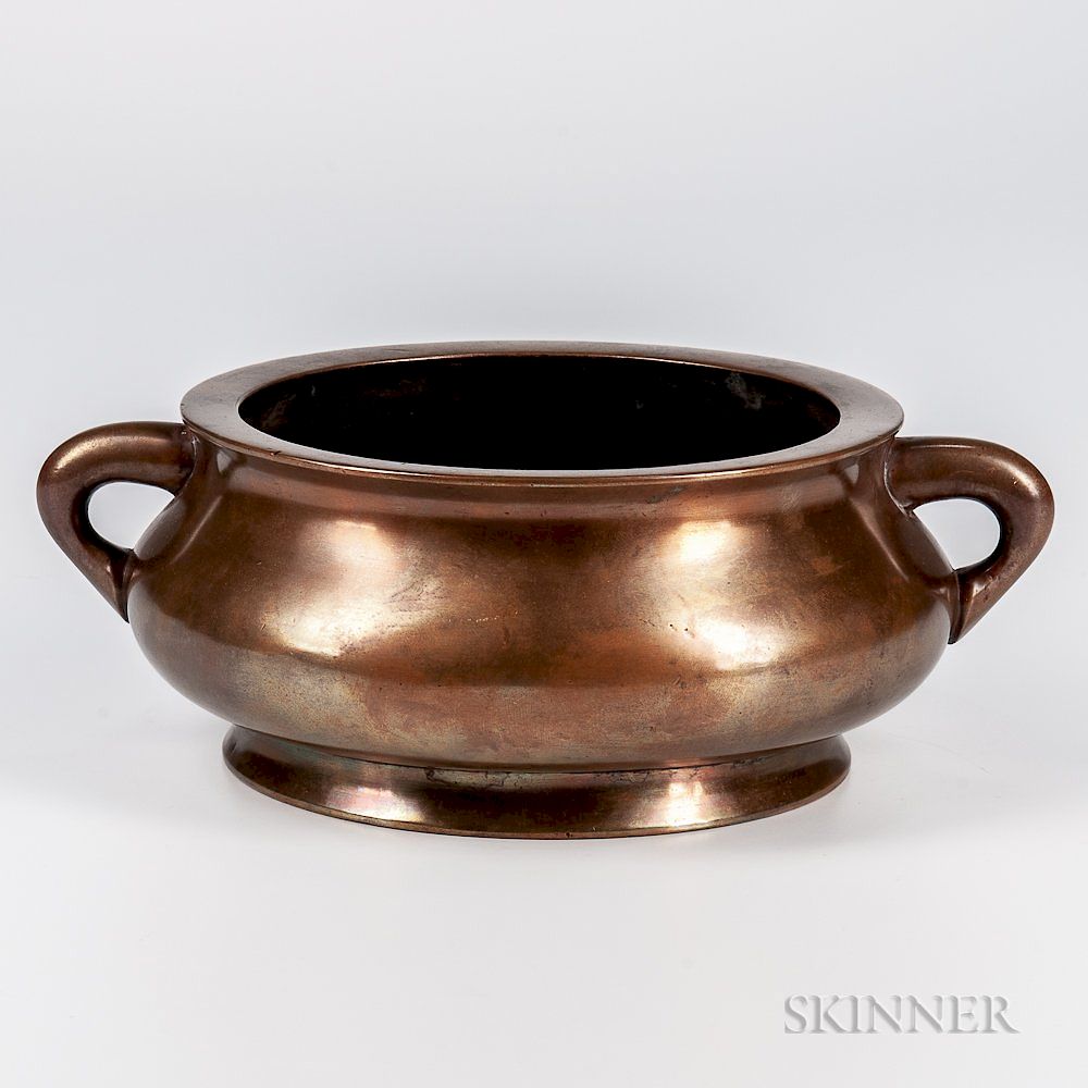 Appraisal: Polished Bronze Censer Polished Bronze Censer China Ming dynasty style