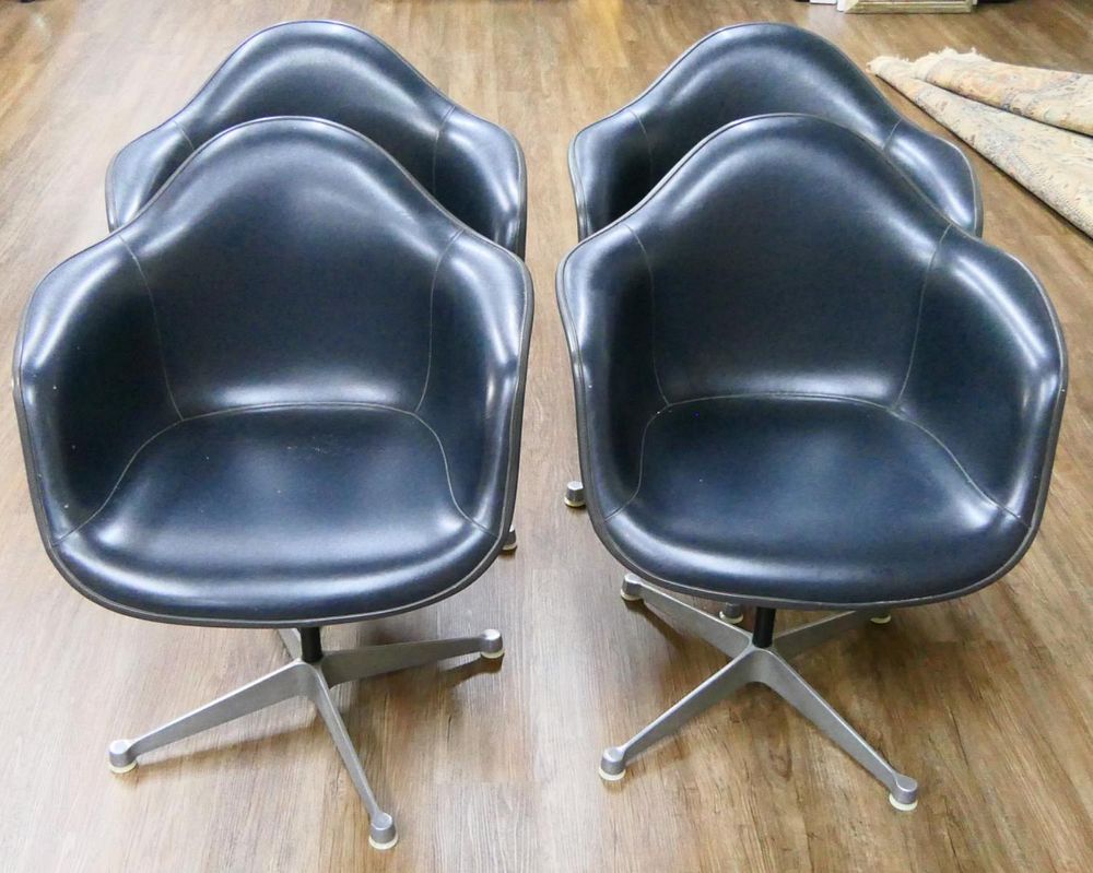 Appraisal: HERMAN MILLER MID CENTURY MODERN CHAIRS A set of Herman