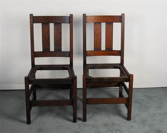 Appraisal: Five Oak Arts Crafts Side Chairs two vertical backsplats missing