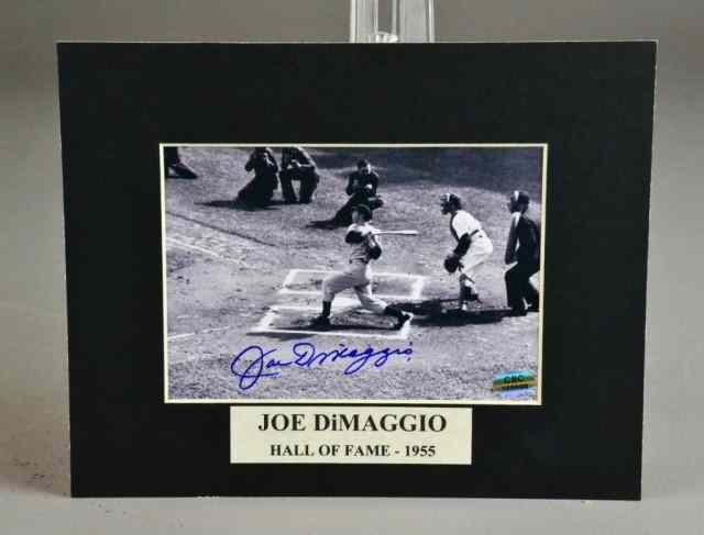 Appraisal: JOE DiMAGGIO AUTOGRAPHED PHOTO - BATTINGAutographed black and white photo