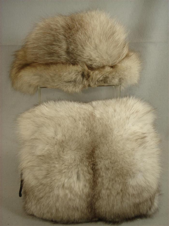 Appraisal: fur hats and fur muffs Estimate -