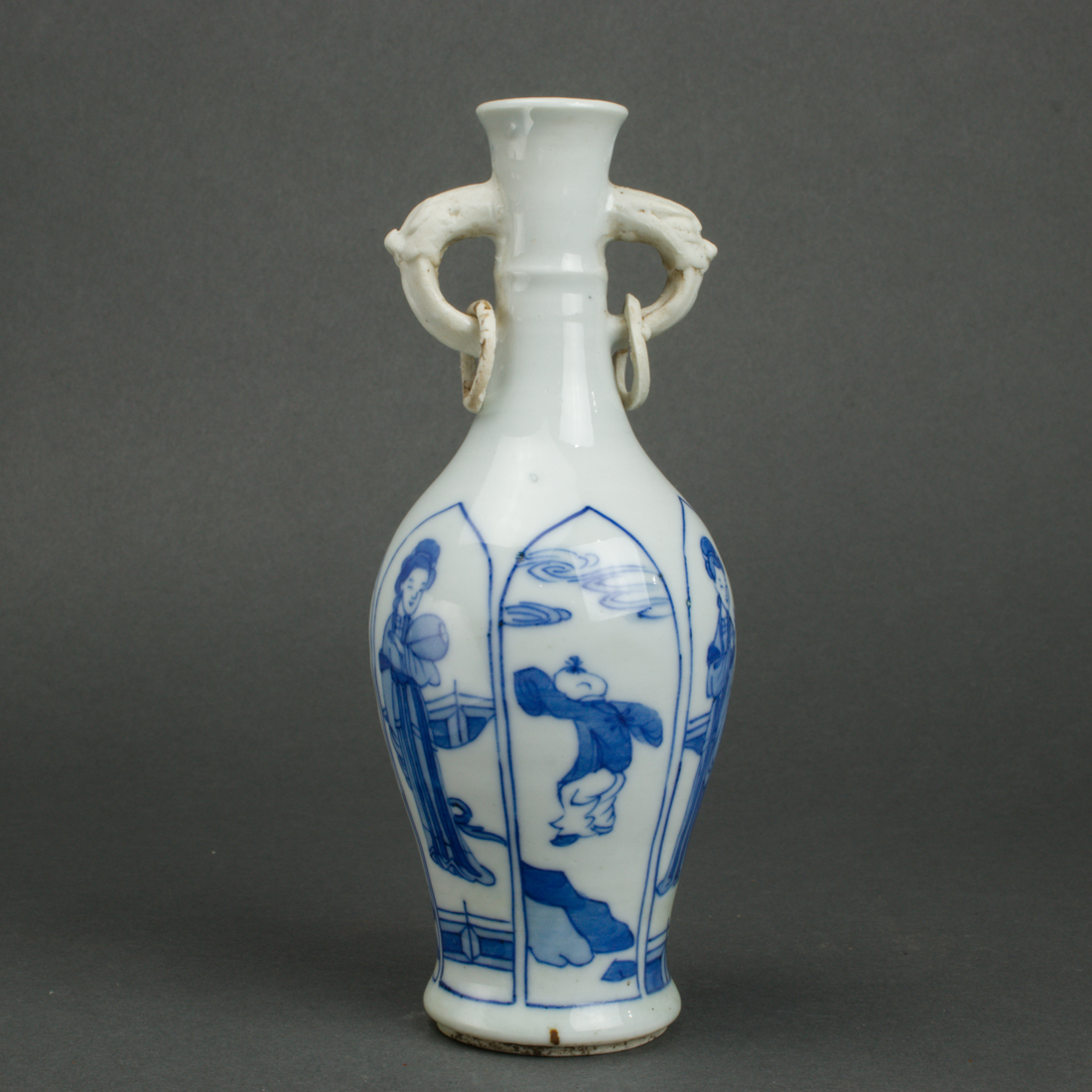 Appraisal: CHINESE BLUE AND WHITE HANDLED VASE Chinese blue and white