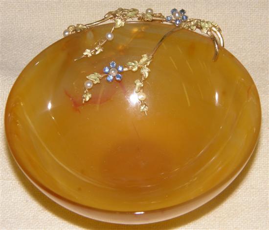 Appraisal: A GOLD MOUNTED AGATE CIRCULAR BOWL the mounts applied with