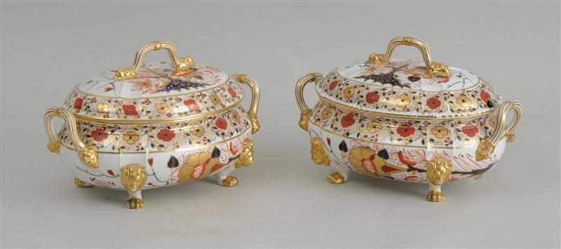 Appraisal: PAIR OF DERBY ''JAPAN'' PATTERN PORCELAIN TUREENS AND COVERS Underglaze