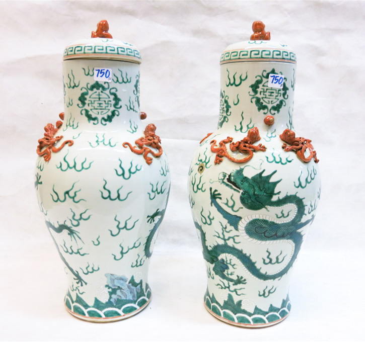 Appraisal: A PAIR OF CHINESE PORCELAIN COVERED VASES late Qing Dynasty