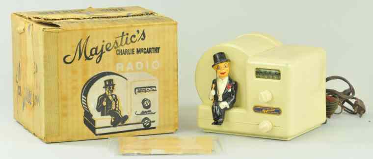 Appraisal: MAJESTIC'S CHARLIE MCCARTHY RADIO WITH BOX c white plastic case