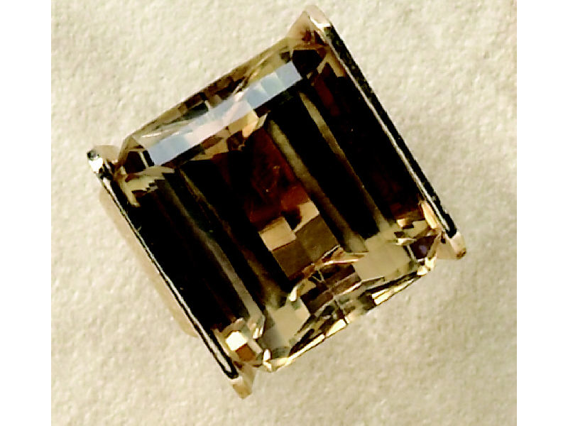 Appraisal: CITRINE RING k yellow gold ring set with one olive