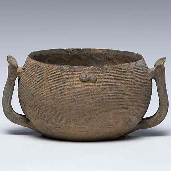 Appraisal: Chinese Grayware jar Chinese Warring States-style a high fired grayware