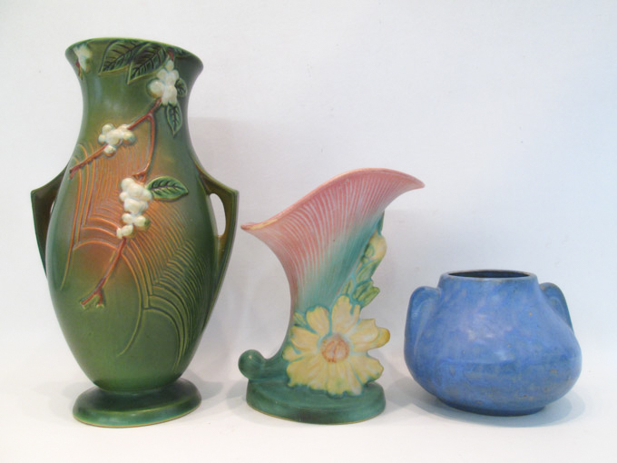 Appraisal: THREE PIECES OF AMERICAN POTTERY including one Brush-McCoy attributed blue