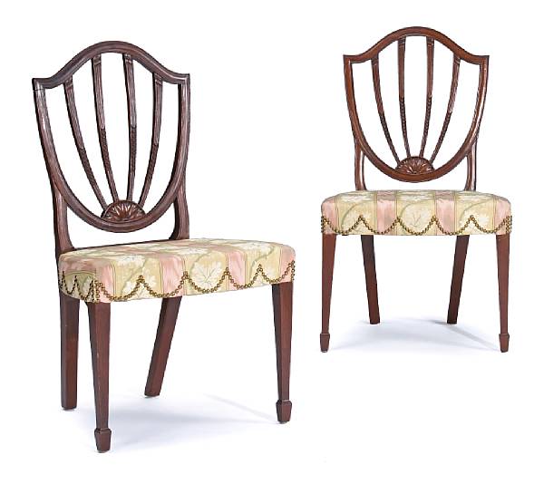 Appraisal: A pair of Federal mahogany shield back side chairsNew Yorklate