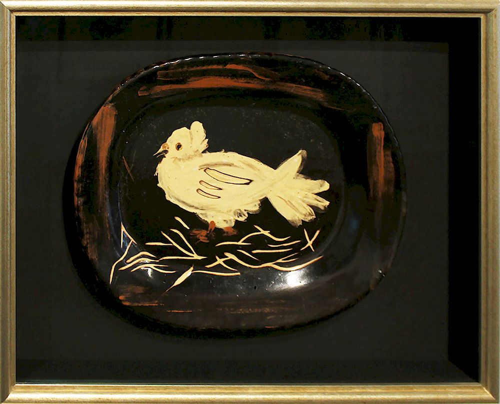 Appraisal: PABLO PICASSO Colombe sur lit de paille Glazed and engraved