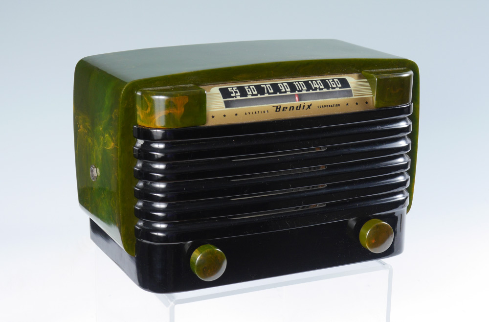 Appraisal: BENDIX C CATALIN GREEN BLACK RADIO Marbleized green catalin case