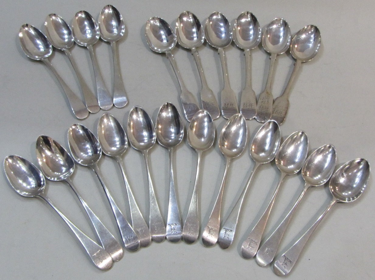 Appraisal: Ten silver Old English pattern teaspoons various dates but with