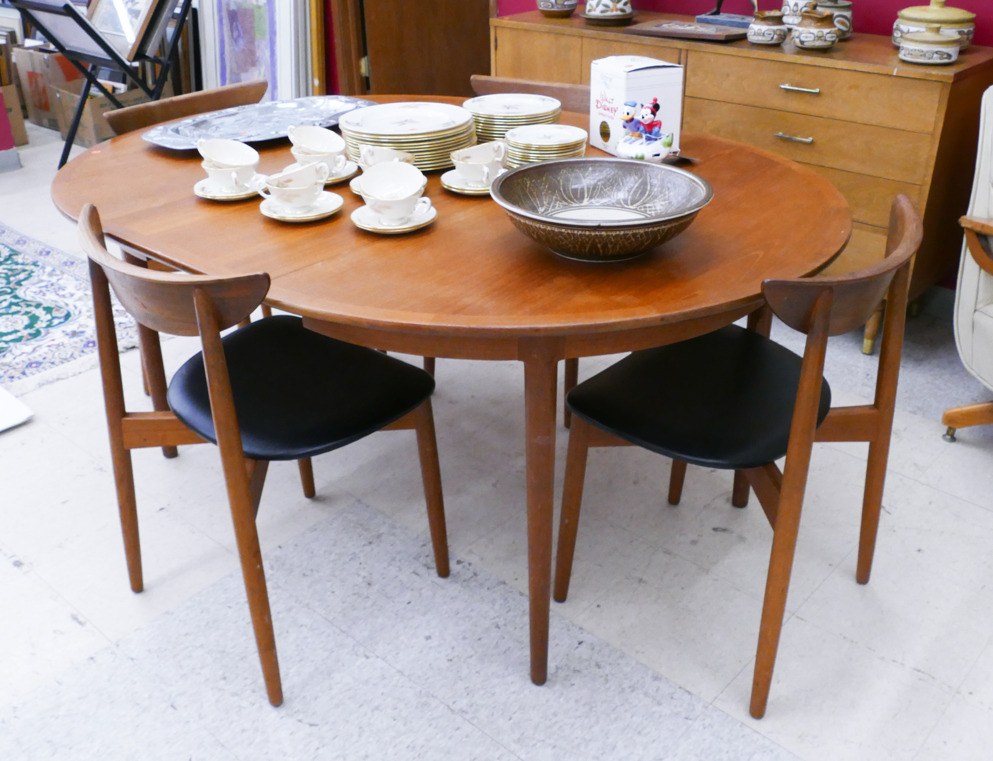 Appraisal: pc Norwegian Midcentury Teak Dining Set with Leaves Table- x