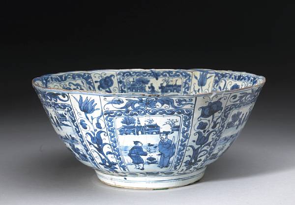 Appraisal: A large blue and white 'Kraak' porcelain bowl th th