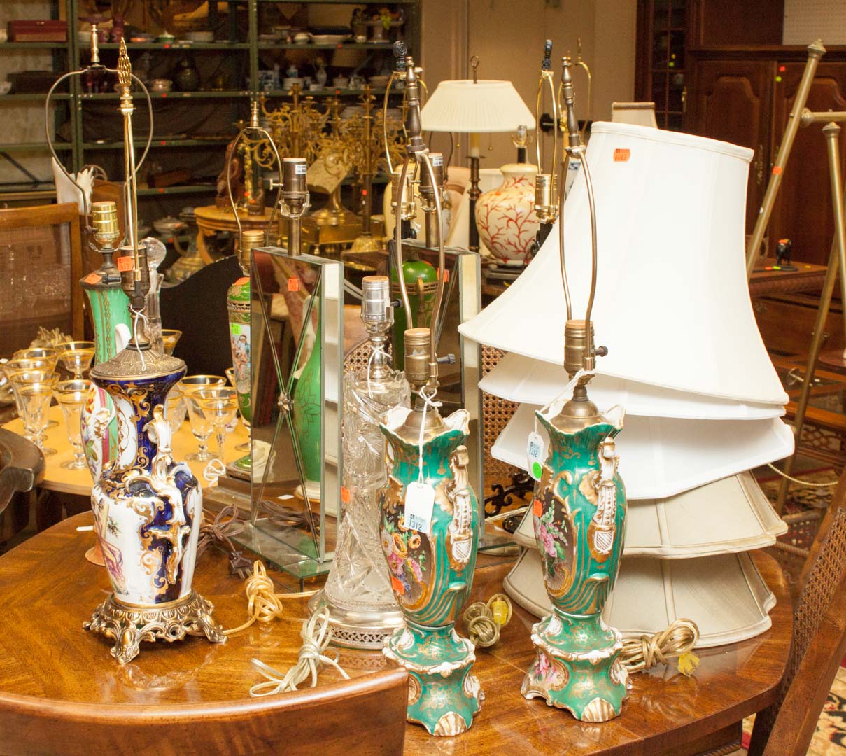 Appraisal: Ten assorted table lamps with shades