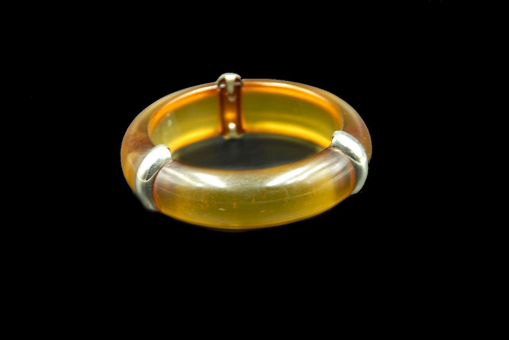 Appraisal: Apple Juice Bakelite Bracelet Apple Juice Bakelite Bracelet Packaging Insurance