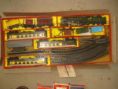 Appraisal: Triang Hornby train set with Britannia - - locomotive three