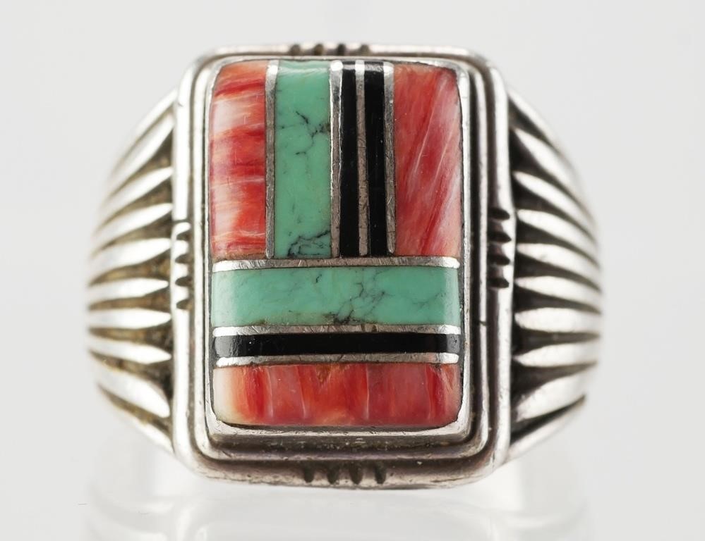 Appraisal: Native American Navajo sterling silver ring featuring inlay with onyx