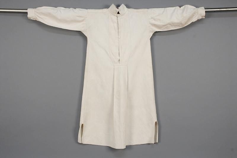 Appraisal: WORKMANS LINEN OVERSHIRT MID th C Hand sewn cream heavy