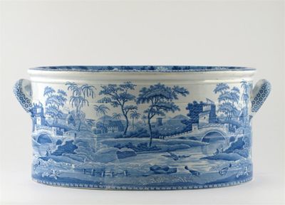 Appraisal: A Spode blue and white ribbed oval footbath printed with